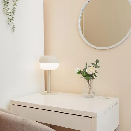 Stylowy - 6 Sypialni - Krakow, Stare - By Upstairs شقة كراكوفيا