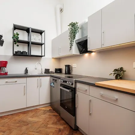 شقة Stylowy - 6 Sypialni - Krakow, Stare - By Upstairs كراكوفيا